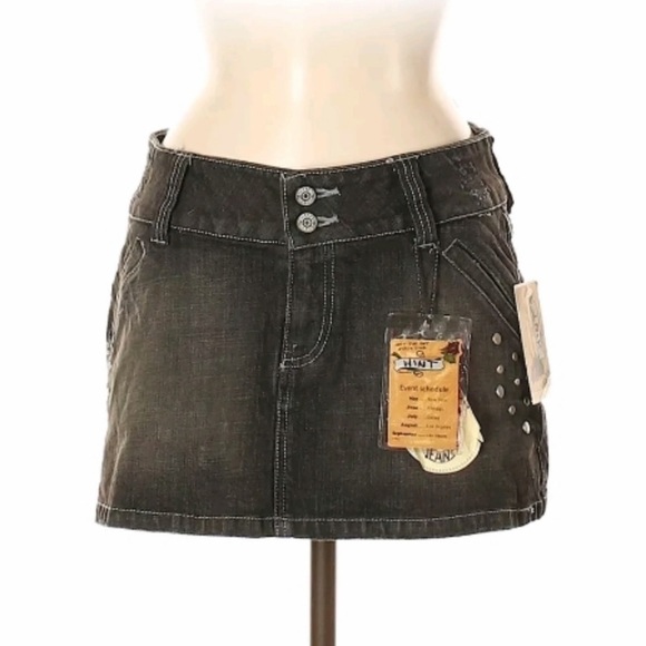 Hint Dresses & Skirts - HINT DISTRESSED FADED RIVET DENIM MINI SKURT SIZE 7